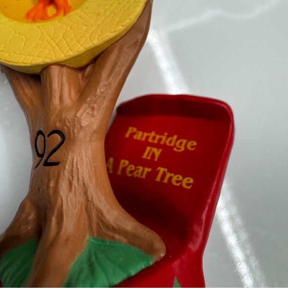 Hallmark Keepsake Ornament 1992 Partridge IN a Pear Tree vintage - Picture 4 of 10